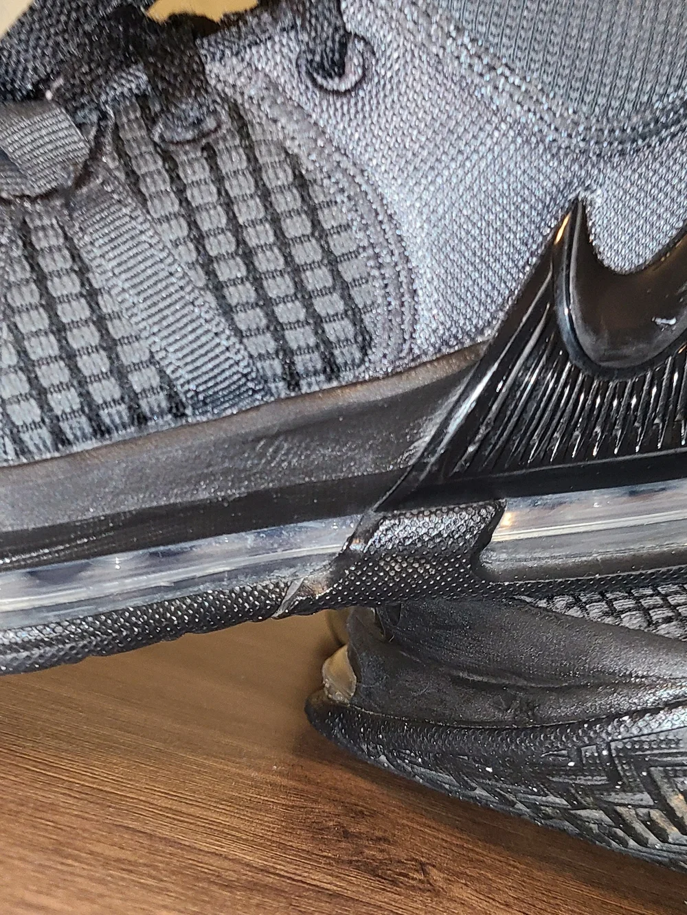 Size 7.5 - Nike LeBron Witness VII